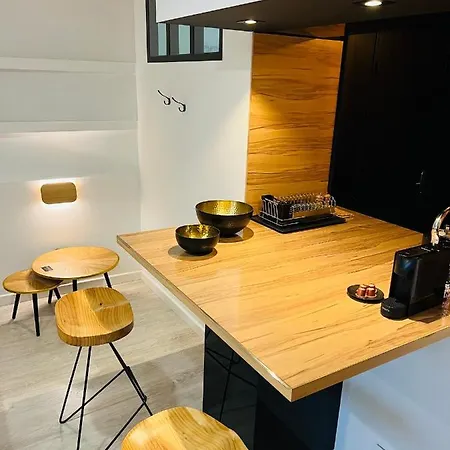 Feel@home Nemausus « Le 42 » * Nimes