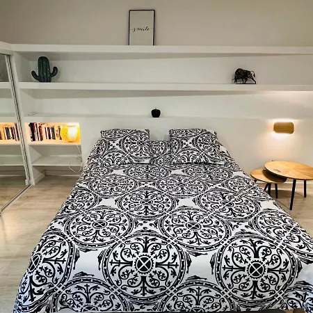 Feel@home Nemausus « Le 42 » Apartamento *